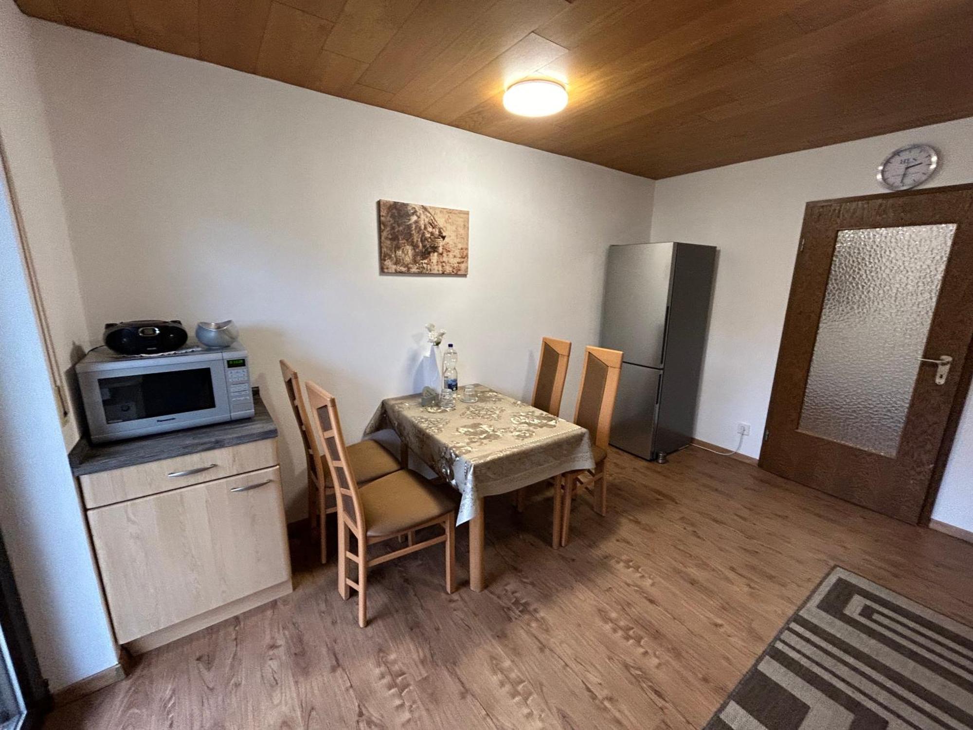 Ferien- Und Monteurwohnung Zum Waldblick Bagian luar foto